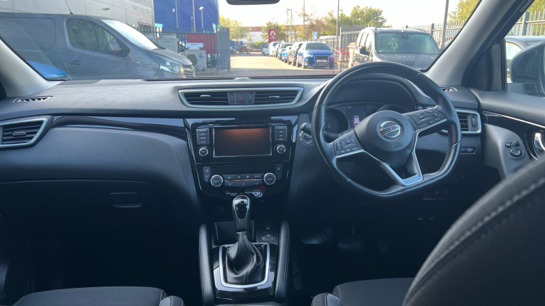 Nissan Qashqai 1.3 DiG-T 160 [157] N-Connecta 5dr DCT Glass Roof Petrol Hatchback